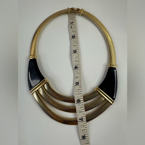 Bold Elegant 1980s GIVENCHY Gold Plate and Black Lucite Statement Necklace RARE - Picture 7 of 8